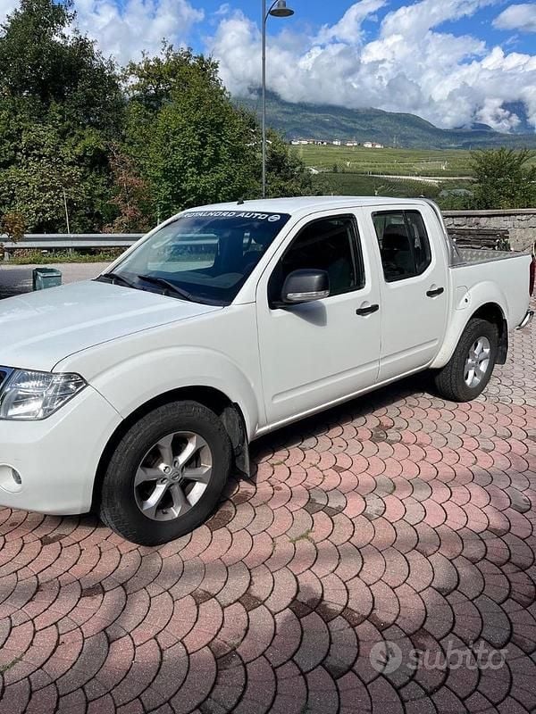Usata Nissan Navara 190 CV (139 kW) 2012 Bianco Pick-up