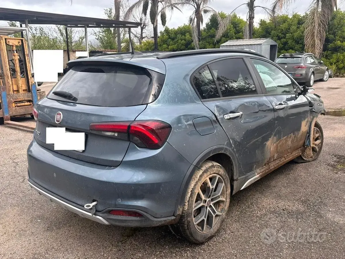 Usata Fiat Tipo Cross 131 CV (96 kW) 2023 Berlina