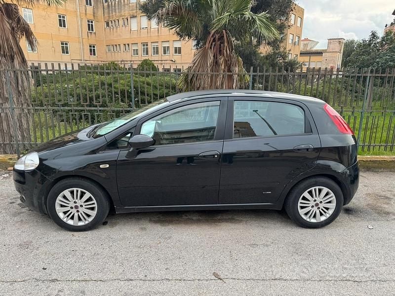 Usata Fiat Grande Punto 90 CV (66 kW) 2008 Nero Utilitaria