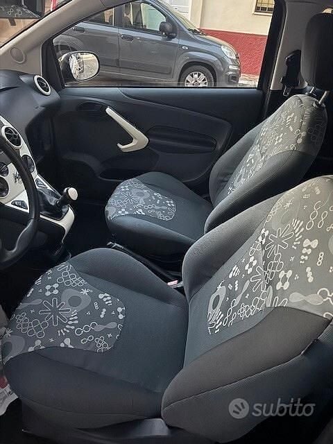 Begagnad Ford Ka Plus 69 HK (50 kW) 2011 Lila Halvkombi