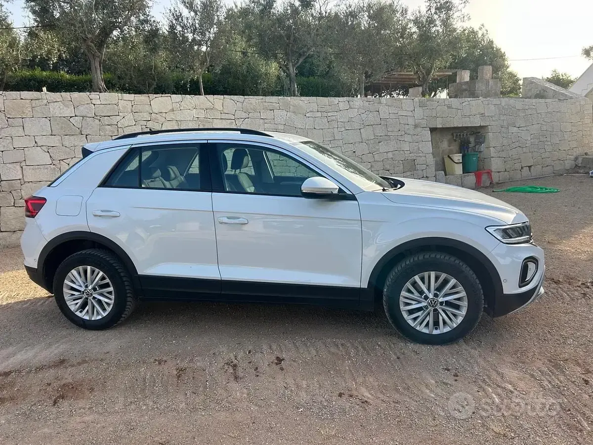 Usata VW T-Roc 150 CV (110 kW) 2022 Bianco SUV