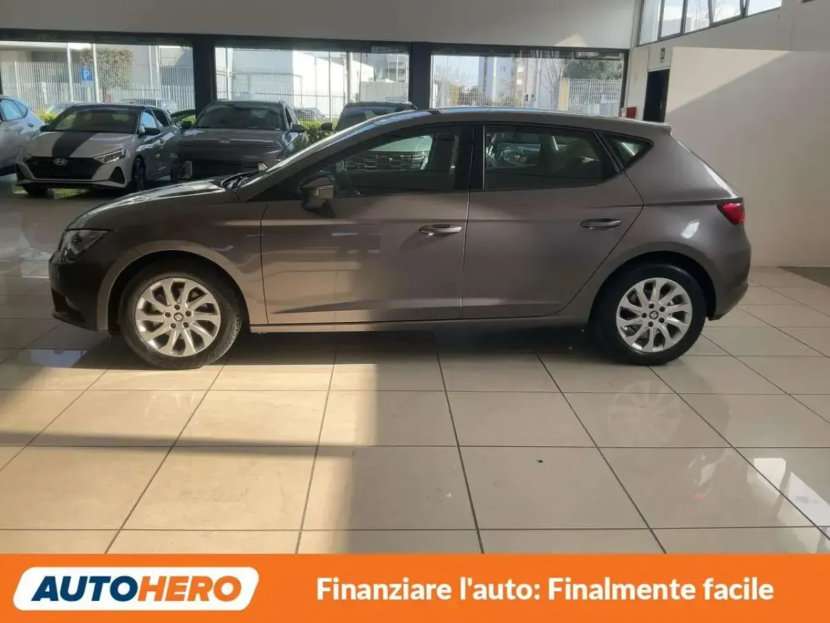 Usado Seat Leon CONNECT 110 HP (80 kW) 2015 Cinzento Sedan