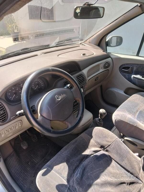 Usata 2001 Renault Mégane Due volumi | 500 € - Immagine 1/4
