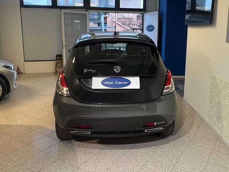 Usata Lancia Ypsilon S 69 CV (50 kW) 2015 Grigio Utilitaria