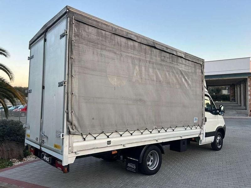 Usata Iveco 35.12 120 CV (88 kW) 2009 Bianco Furgone