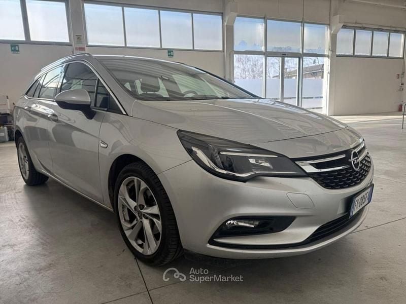 Usata Opel Astra 110 CV (80 kW) 2017 Gray Station wagon
