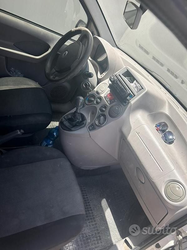 Usata Fiat Panda 75 CV (55 kW) 2006 Bianco Utilitaria