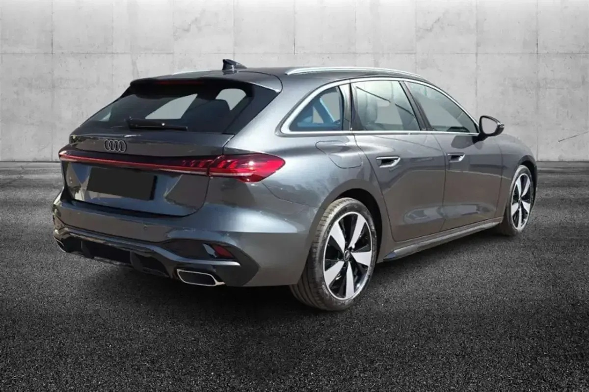 Usata Audi A5 S-Line 150 CV (110 kW) 2025 Grigio Station wagon
