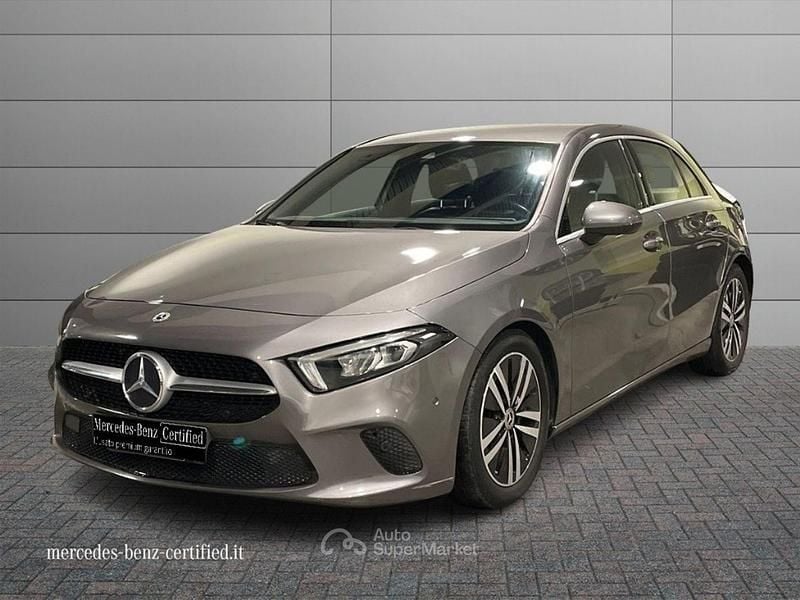 Usata Mercedes A180 116 CV (85 kW) 2021 Grigio montagna Berlina