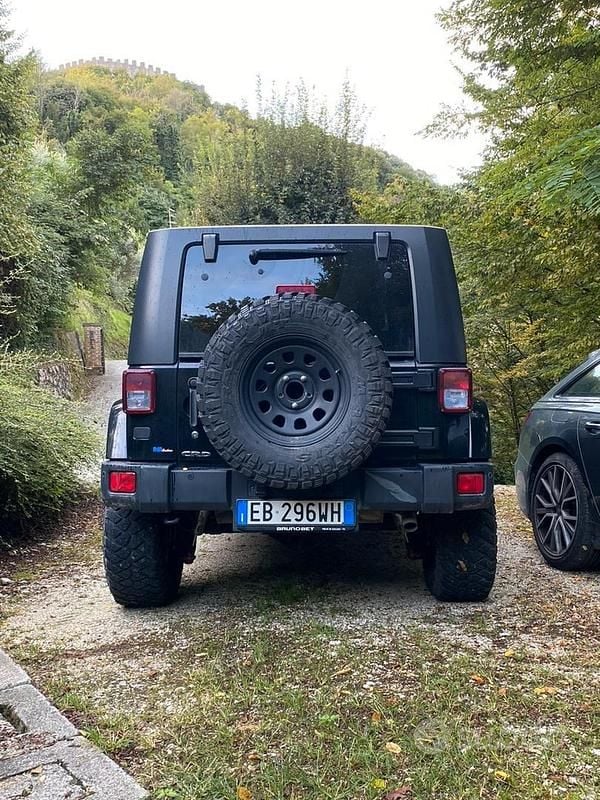 Usata Jeep Wrangler Sahara 177 CV (130 kW) 2009 Nero SUV