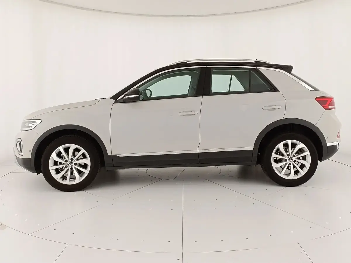 Usata VW T-Roc Style 110 CV (80 kW) 2023 Ascot grey nero SUV