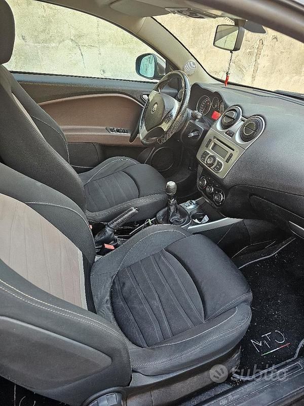 Usata Alfa Romeo MiTo 105 CV (77 kW) 2013 Marrone Utilitaria