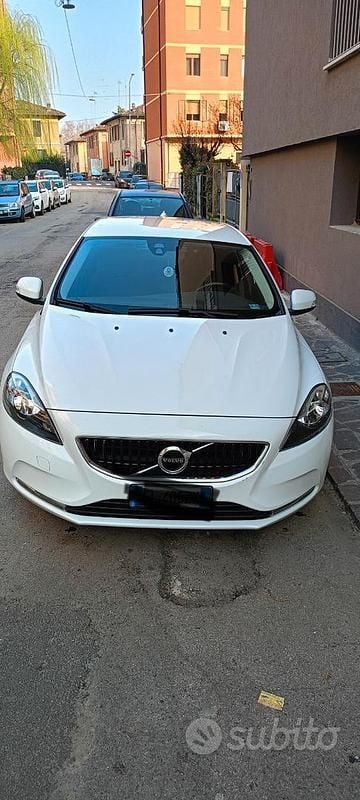 Usata Volvo V40 Kinetic 2017 Bianco Berlina