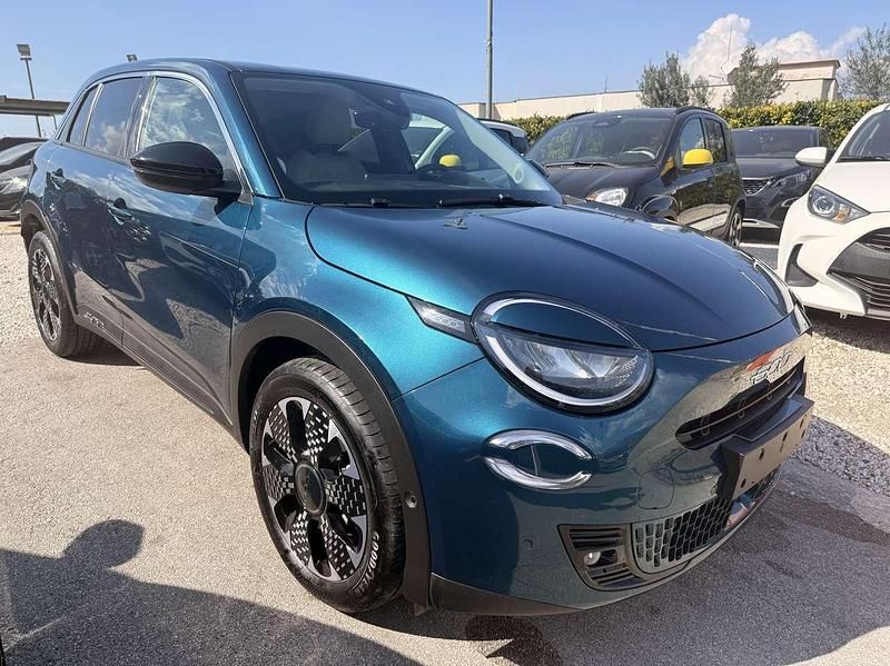 Usata Fiat 600 La Prima 136 CV (100 kW) 2025 Verde mare SUV