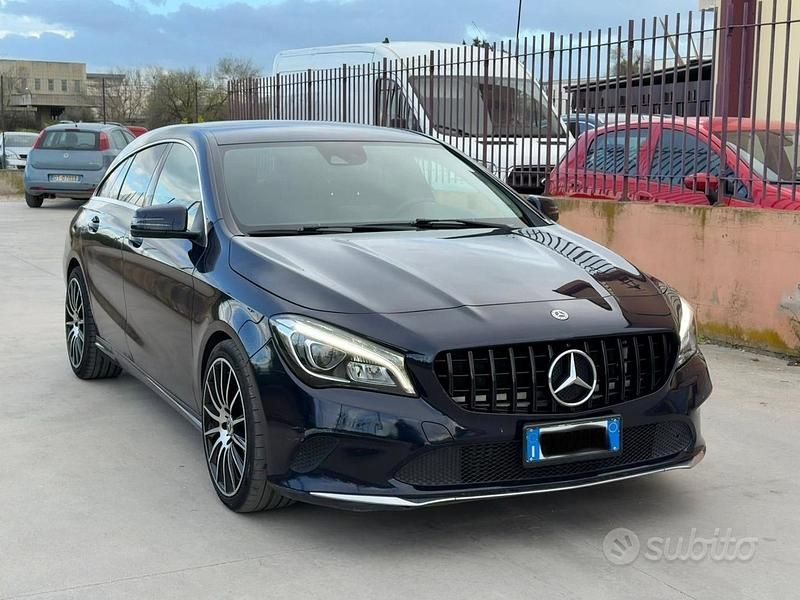 Usata Mercedes CLA200 Premium 136 CV (100 kW) 2017 Blu Coupé