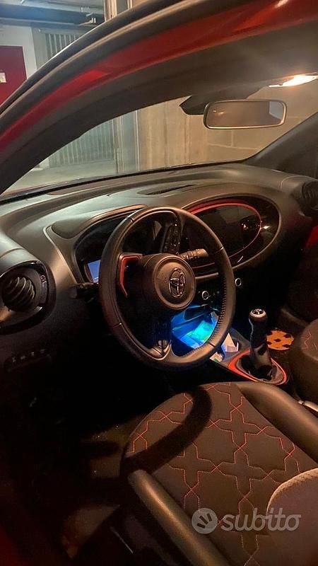 Usata Toyota Aygo X 72 CV (52 kW) 2022 Rosso SUV