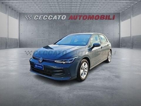 Usata VW Golf VIII Life 116 CV (85 kW) 2025 Grigio Berlina