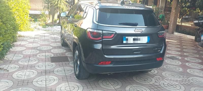 Usata Jeep Compass 120 CV (88 kW) 2019 Grigio SUV