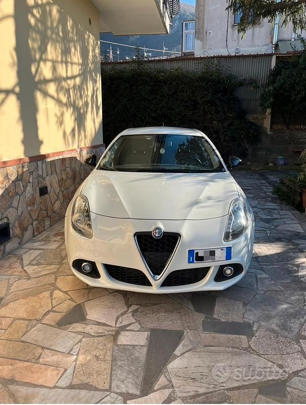 Usata 2016 Alfa Romeo Giulietta Distinctive Due volumi | 4500 € (Ottimo prezzo) - Immagine 1/4