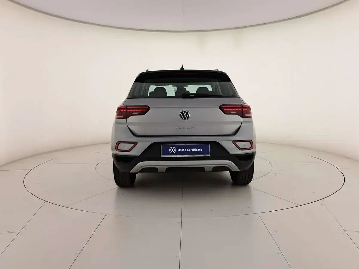 Usata VW T-Roc Life 116 CV (85 kW) 2025 Pyrit silver metallizzato nero SUV