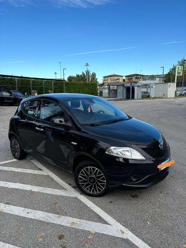 Usata Lancia Ypsilon 69 CV (50 kW) 2020 Utilitaria