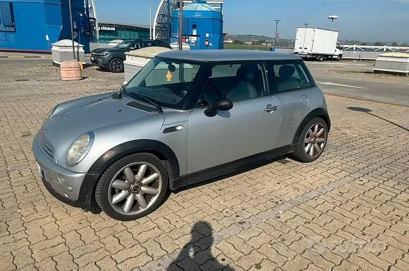Usata Mini Cooper 75 CV (55 kW) 2003 Grigio Utilitaria