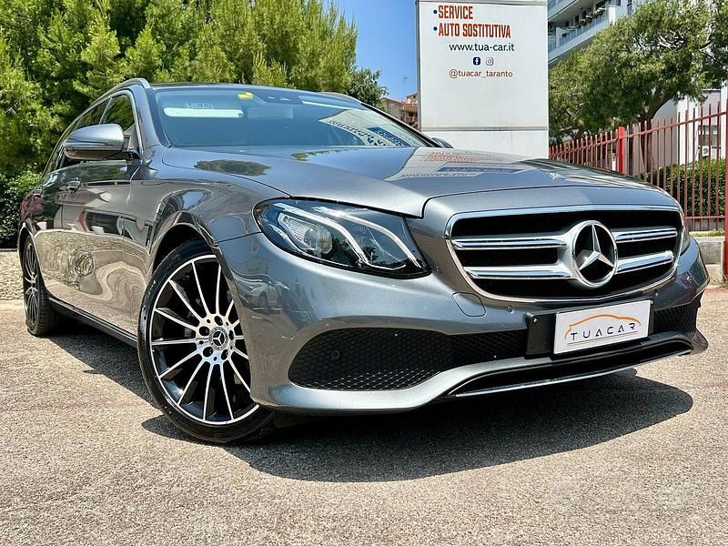 Usata Mercedes E220 Business 194 CV (142 kW) 2019 Grigio Station wagon