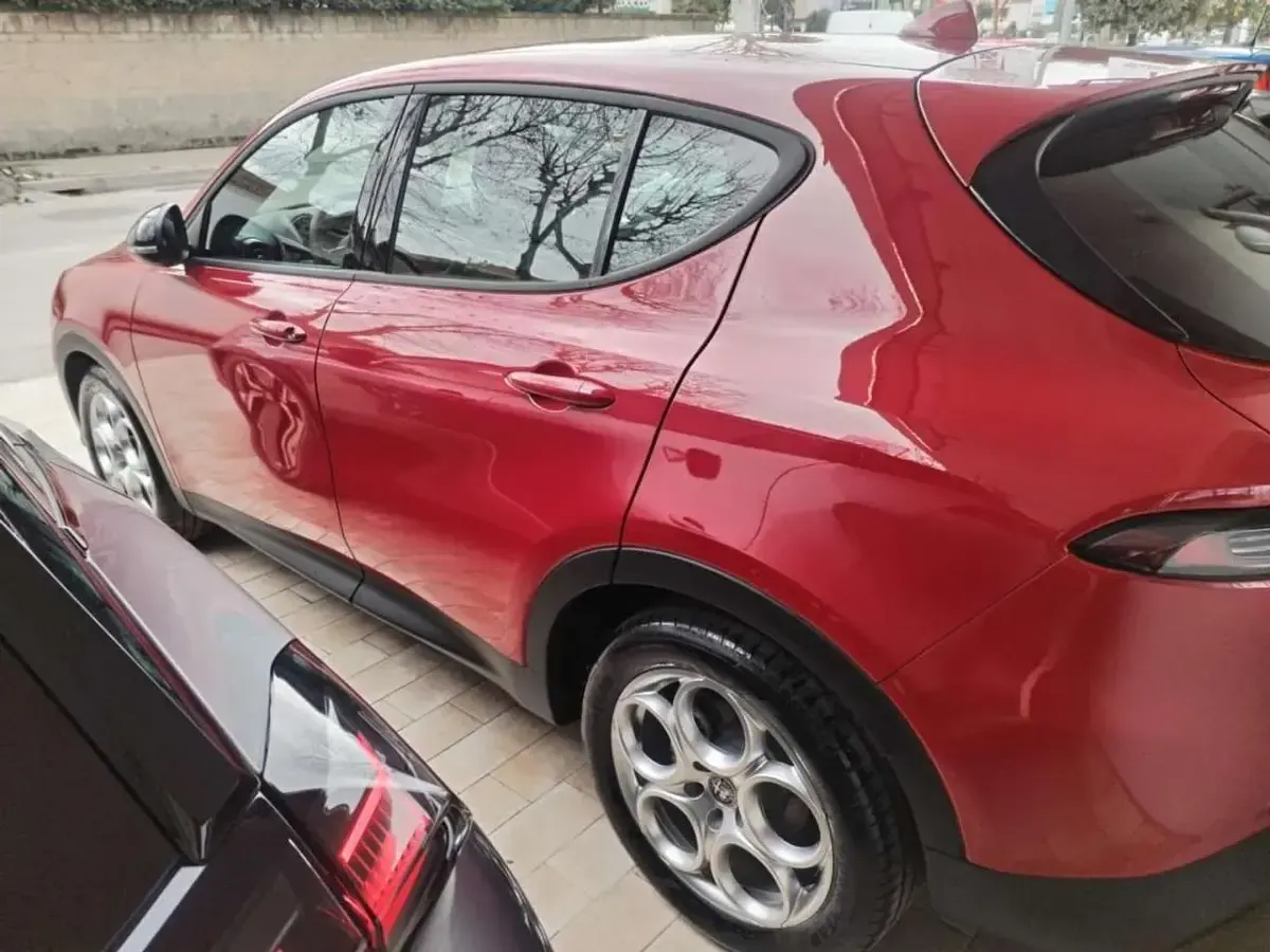 Usata Alfa Romeo Tonale Super 131 CV (96 kW) 2023 Rosso SUV