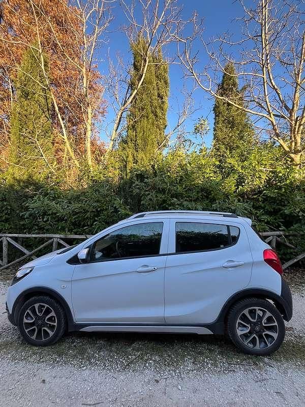 Usata Opel Karl Rocks 73 CV (53 kW) 2018 Bianco Utilitaria