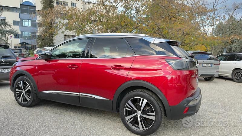 Usata Peugeot 3008 GT-line 131 CV (96 kW) 2021 Rosso SUV