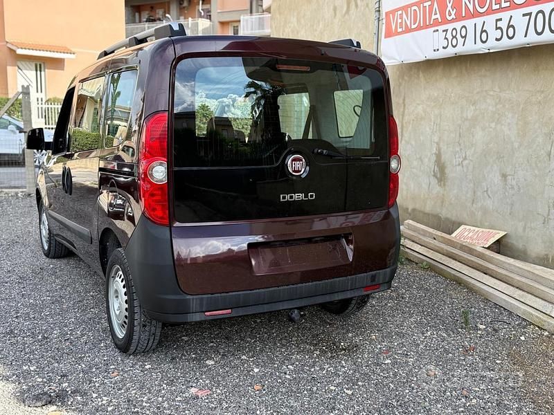 Occasion Fiat Doblò Dynamic 105 ch (77 kW) 2011 Blanc Monospace