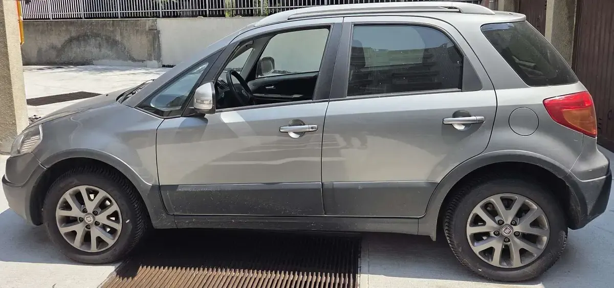 Usata Fiat Sedici Emotion 120 CV (88 kW) 2013 SUV