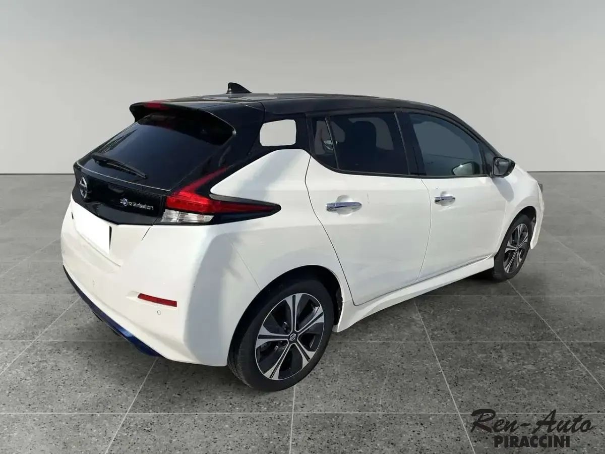 Usata Nissan Leaf 89 kW (122 CV) 2021 Bianco Utilitaria