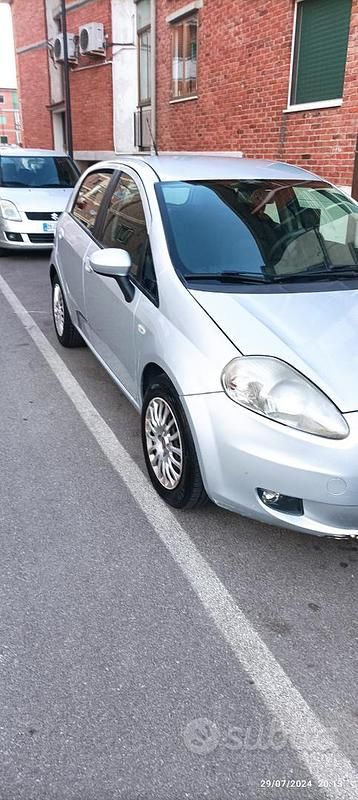 Usata Fiat Punto 75 CV (55 kW) 2011 Grigio Utilitaria