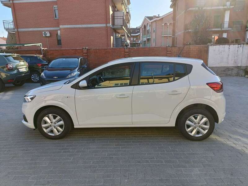 Usata Dacia Sandero Expression 101 CV (74 kW) 2024 Rosso Utilitaria