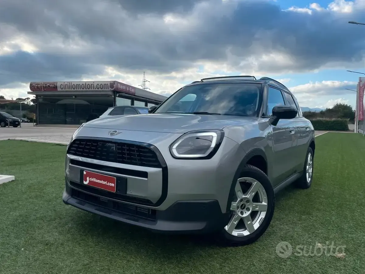 Usata Mini One Countryman 221 kW (301 CV) 2024 Grigio SUV