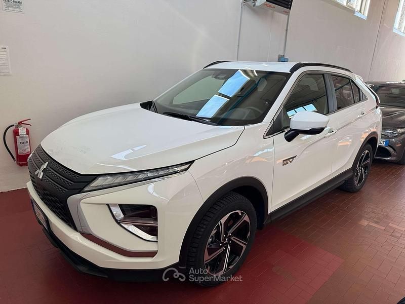 Usata Mitsubishi Eclipse Cross Instyle 98 CV (72 kW) 2022 Bianco SUV