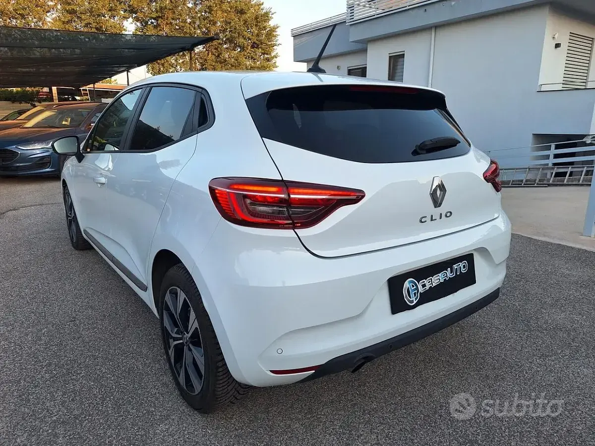 Usata Renault Clio V Evolution 101 CV (74 kW) 2023 Bianco Berlina