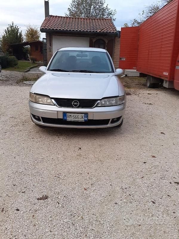 Usata Opel Vectra 2001 Grigio Berlina