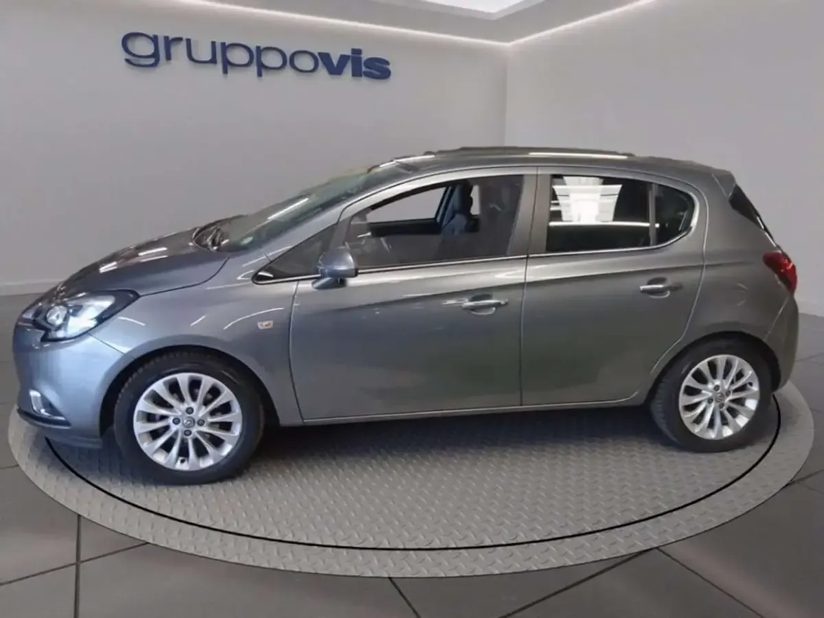 Usata Opel Corsa 90 CV (66 kW) 2017 Grigio metallizzato Utilitaria