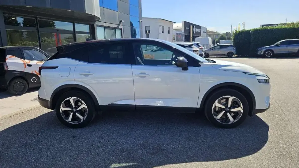 Usata Nissan Qashqai N-Connecta 158 CV (116 kW) 2023 Bianco SUV