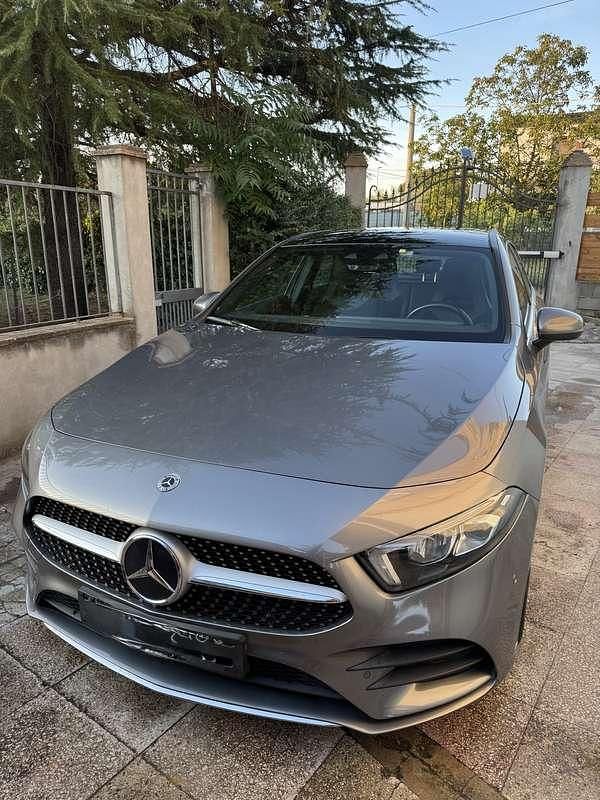 Usata 2020 Mercedes A180 Premium Tre volumi | 28.000 € (Cara) - Immagine 1/4