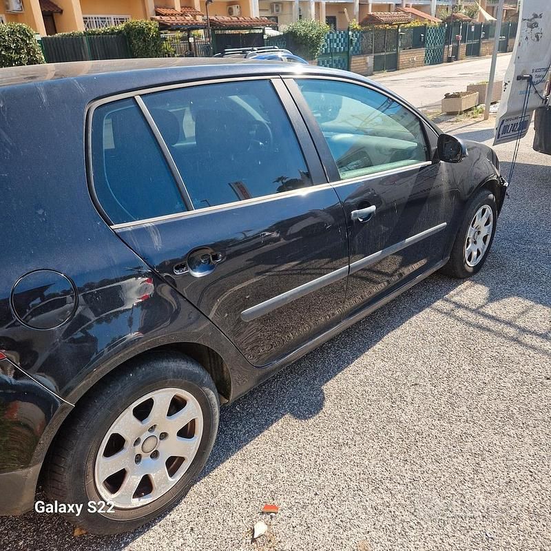 Usata VW Golf IV 105 CV (77 kW) 2005 Nero Berlina