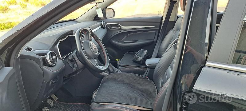 Usata MG ZS 111 CV (81 kW) 2023 Nero Berlina