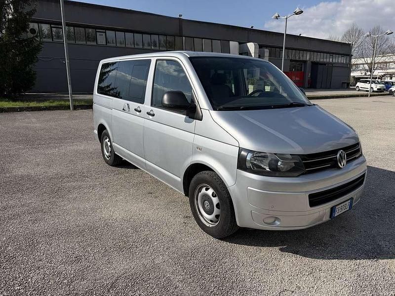 Usata VW Multivan Comfortline 140 CV (102 kW) 2012 Argento Monovolume