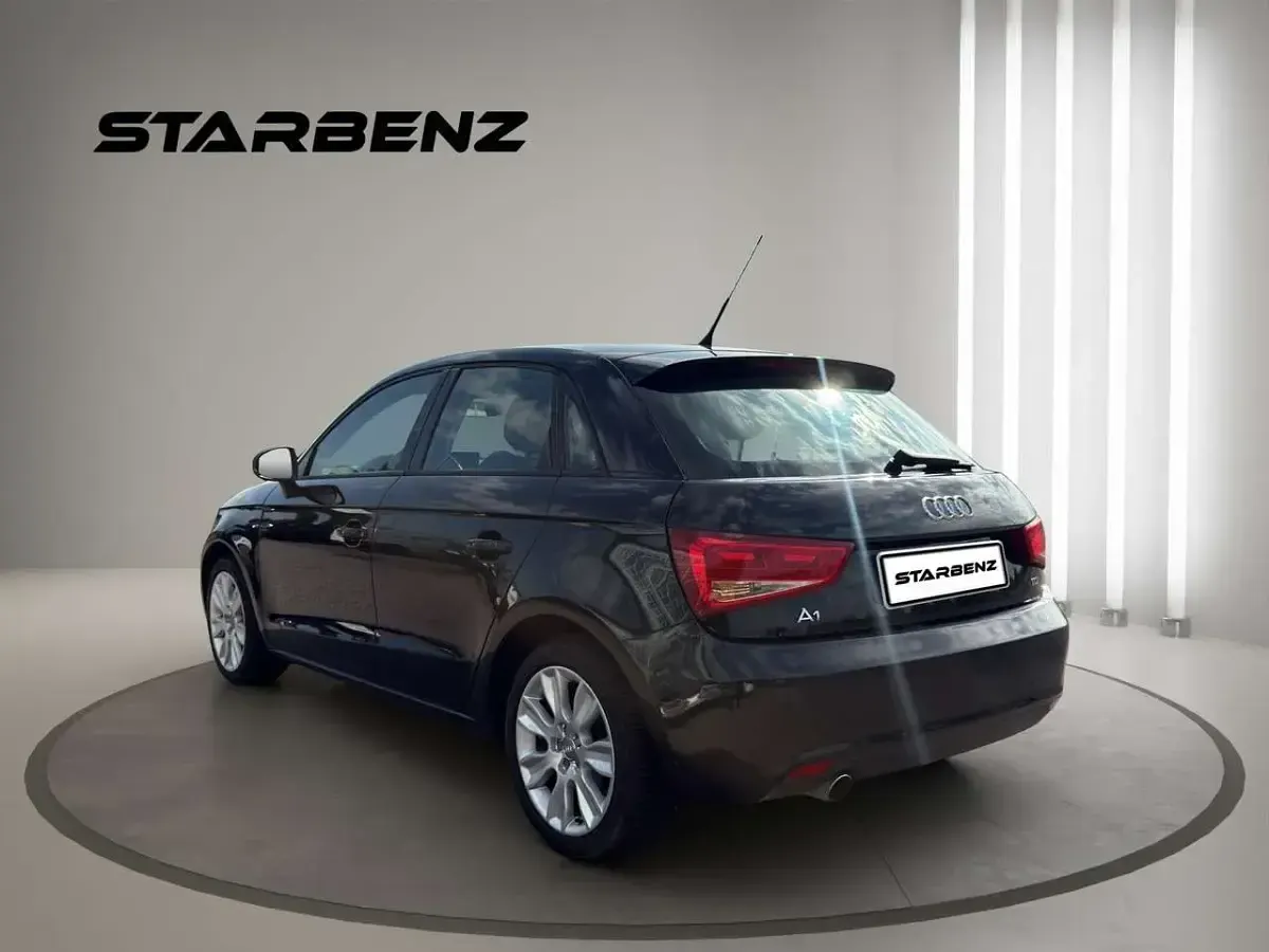 Usata Audi A1 Sportback Ambition 90 CV (66 kW) 2012 Nero Utilitaria