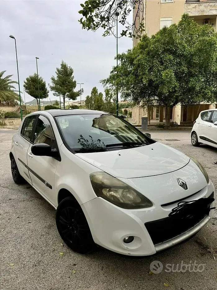 Usata Renault Clio IV 68 CV (50 kW) 2013 Bianco Berlina