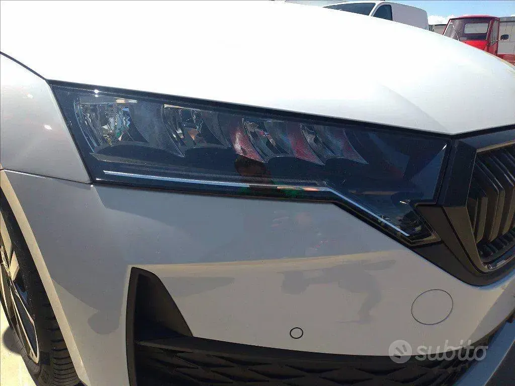 Usata Skoda Octavia SportLine 150 CV (110 kW) 2024 Bianco Station wagon