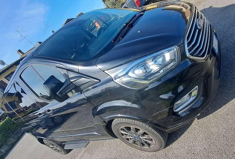 Usata Ford Tourneo Titanium 131 CV (96 kW) 2020 Nero Monovolume