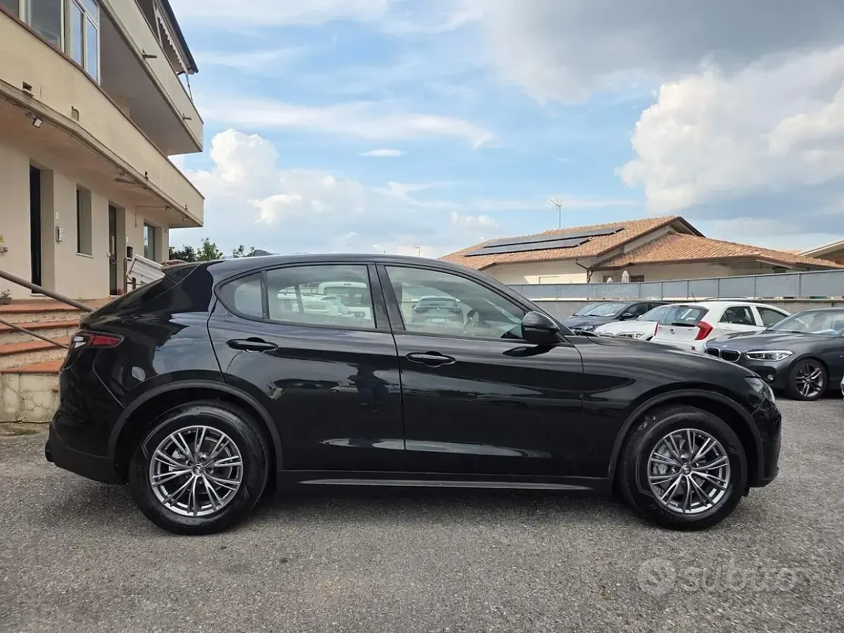 Usata Alfa Romeo Stelvio Super 209 CV (153 kW) 2023 Grigio SUV